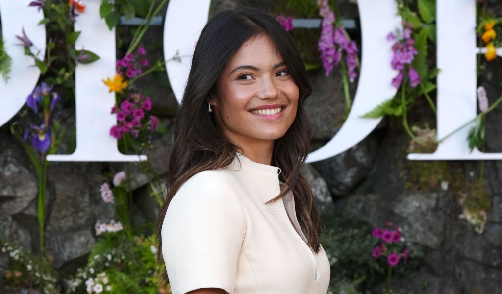 “Emma Raducanu’s Net Worth Soars to £13.5M After Huge Year of Deals
