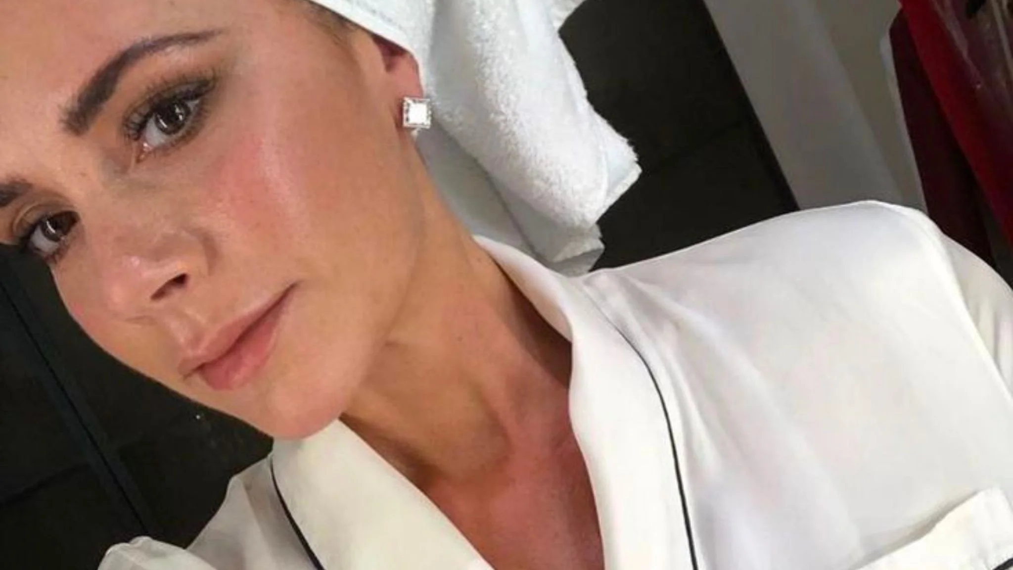 Victoria Beckham Opens Up About Struggles With Acne and Feeling Self-Conscious